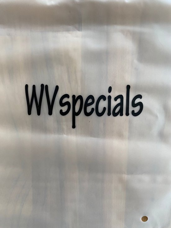 Transparante verpakking met het zwarte opschrift WVspecials in het midden.