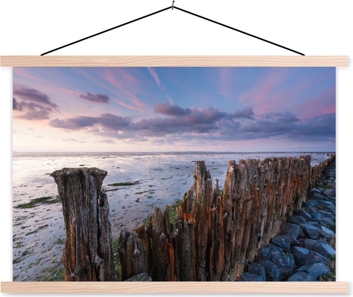 Posterhanger incl. Poster 90x60 cm - Schoolplaat - Palen in de Waddenzee bij Moddergat - T