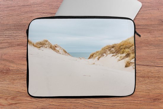 Laptophoes 13 inch - Zee achter de duinen - Laptop sleeve - Binnenmaat 32x22,5 cm - Zwarte achterkant