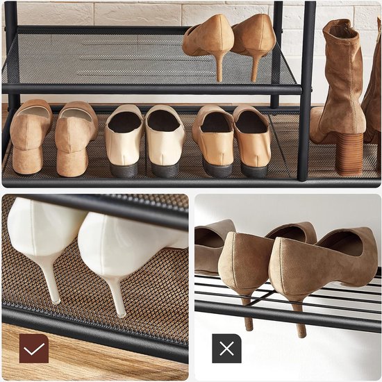 Dichtbij details van schoenen op het schoenenrek van de kapstok.