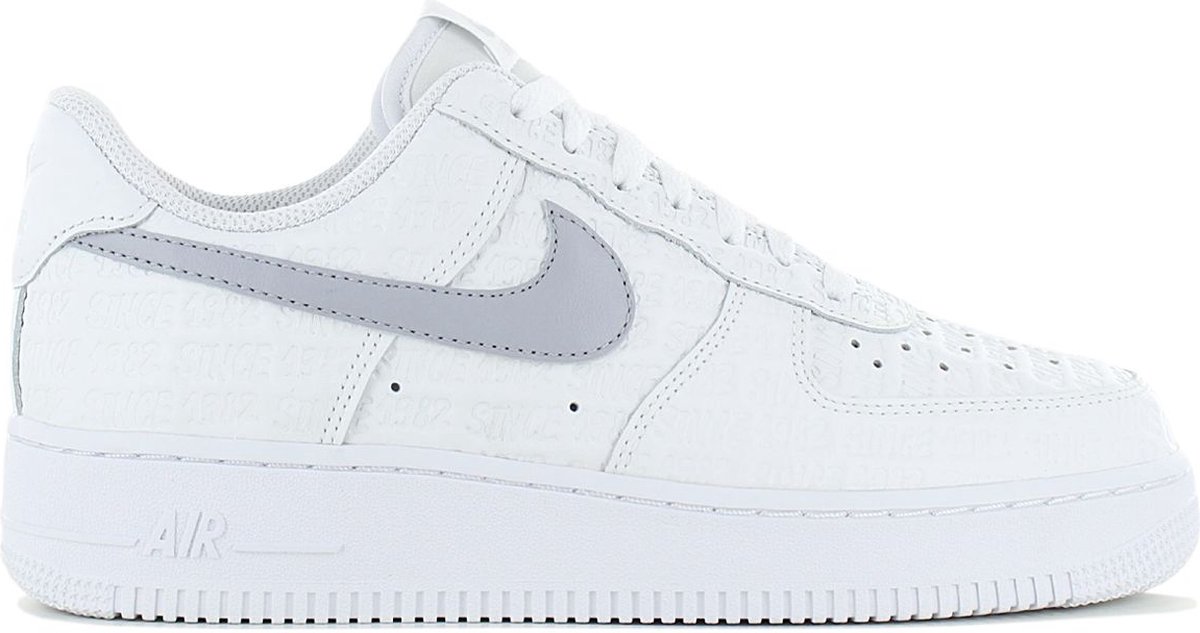 Nike W Nike Air Force 1 07 Low Since 1982 Dames Sneakers Schoenen FJ4823-100 Wit