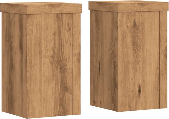 Deux supports de plantes en bois aspect chêne, chacun mesurant 10x10x18 cm.