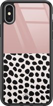 Casimoda® hoesje - Geschikt voor iPhone Xs - Stippen roze - Luxe Hard Case Zwart - Backcover telefoonhoesje - Roze