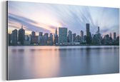 Wanddecoratie Metaal - Aluminium Schilderij Industrieel - Manhattan - Skyline - Water - 160x80 cm - Dibond - Foto op aluminium - Industriële muurdecoratie - Voor de woonkamer/slaapkamer