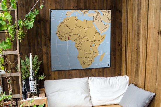 Une illustration d'une carte de l'Afrique avec le Togo en affiche de jardin rouge 100x100 cm - Toile de jardin / Toile d'extérieur / Peintures d'extérieur (décoration de jardin)