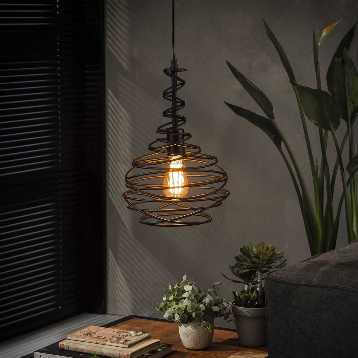 Hanglamp kegel spinn | 1 lichts | zwart | metaal | in hoogte verstelbaar tot 150 cm | Ø 25 cm | eetkamer / eettafel lamp | modern / sfeervol design