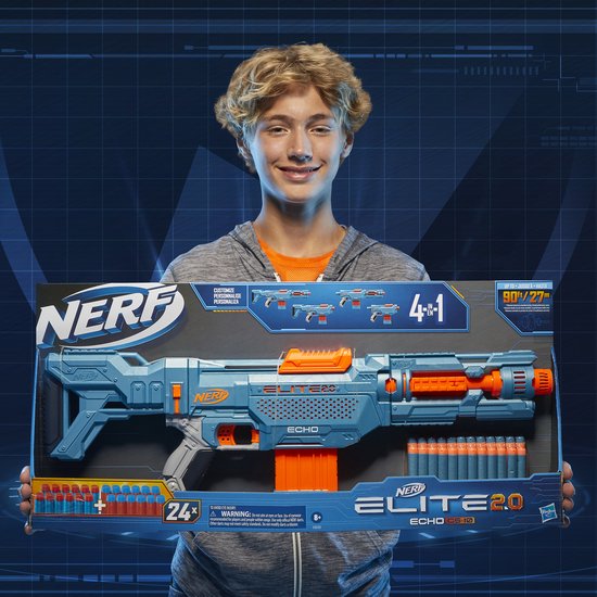 Jongen met Nerf Elite 2.0 Echo CS 10 blaster in verpakking, 4-in-1 configuraties.