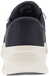 Achterkant van een donkerblauwe Skechers instapper met een beige zool en een ademende mesh bovenkant.