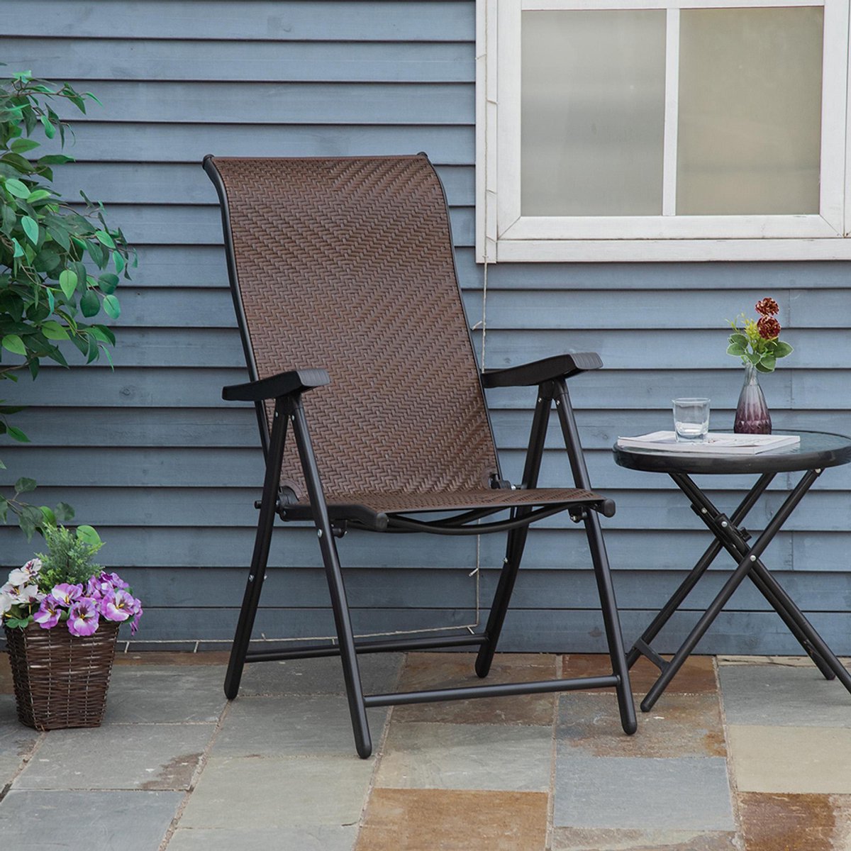 Pugsdrly Polyrattan tuinstoel, klapstoel met 7-voudig verstelbare rugleuning, weerbestendige, opvouwbare balkonstoel, kampeerstoel, draagvermogen 120 kg, tuinstoelen voor tuin, balkon, 58 x 71 x 111 cm, bruin + zwart