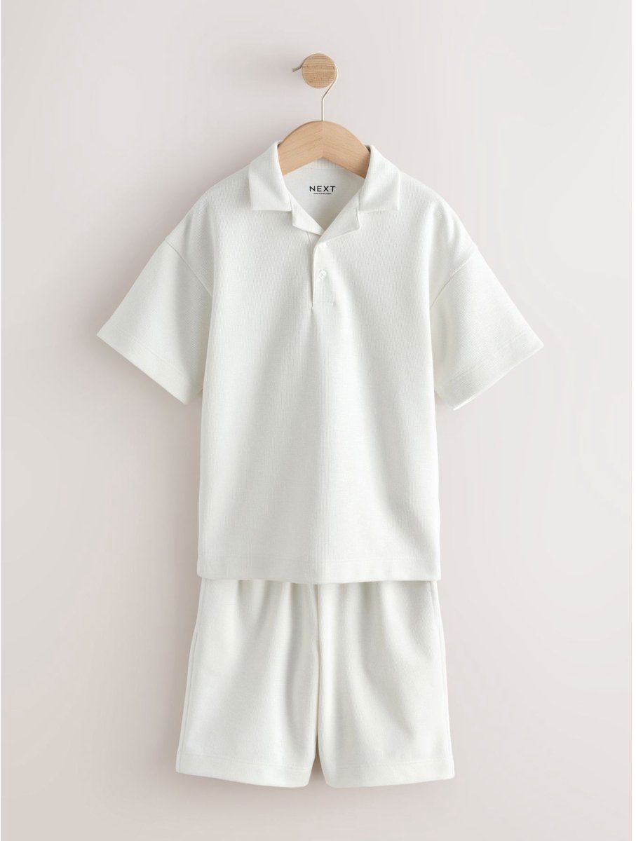 Next - Jongens - Set van getextureerd poloshirt met korte mouwen en short - Crème