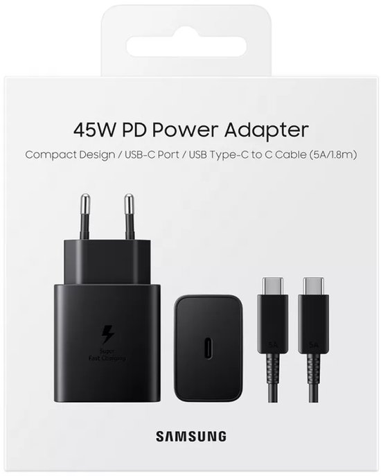 Verpakking van de Samsung 45W PD Power Adapter met een zwarte adapter, een aparte USB-C poort en twee USB-C kabels.