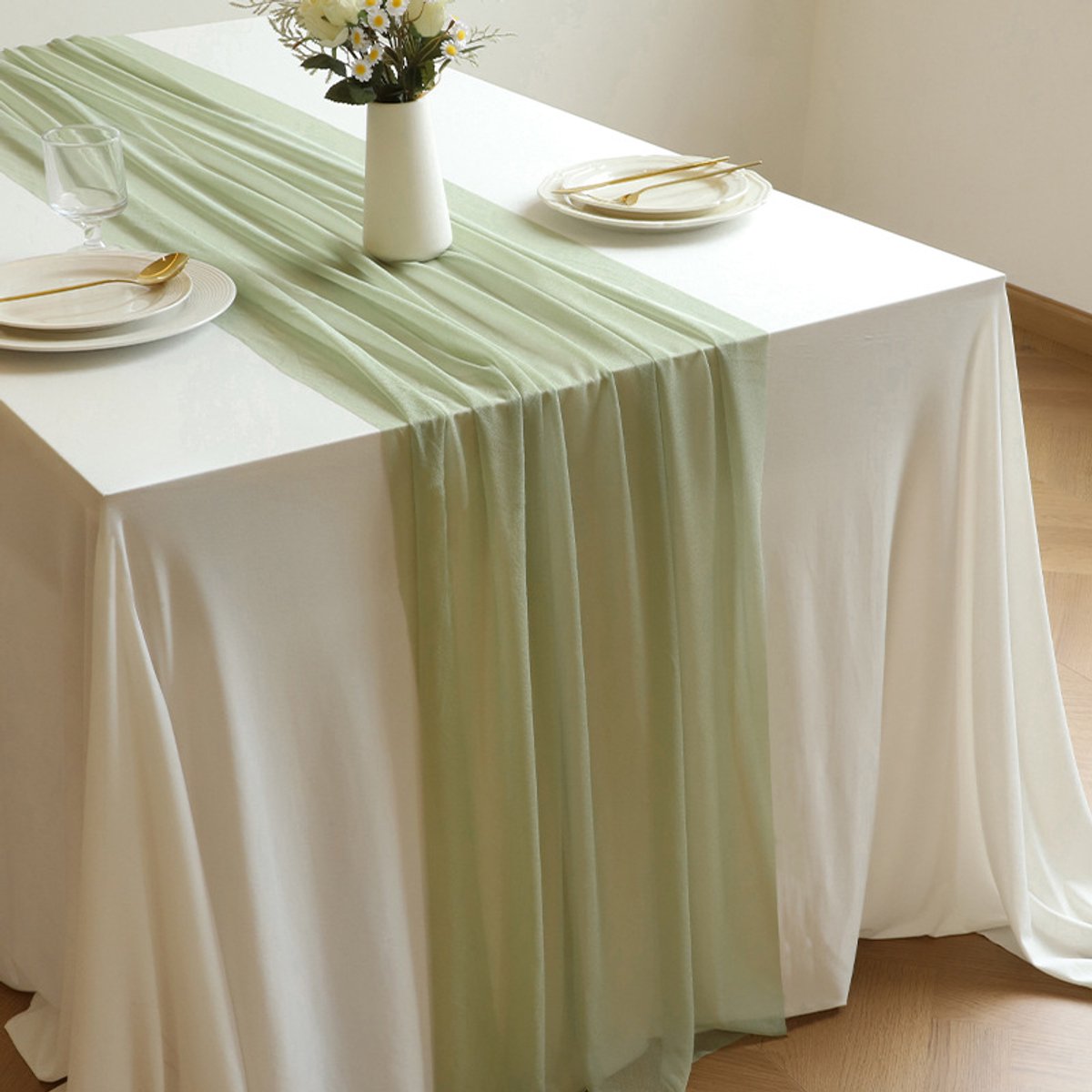 carmdering - Chiffon Tafelloper - Tüll Loper - Bruiloft Decoratie - Licht Reflecterend Effect - Thermisch Gesneden Randen - Polyester Materiaal - Zacht En Vloeiend Design - Veelzijdig Voor Rond En Rechthoekig Meubilair - 1 Stuk-Morandi-groen