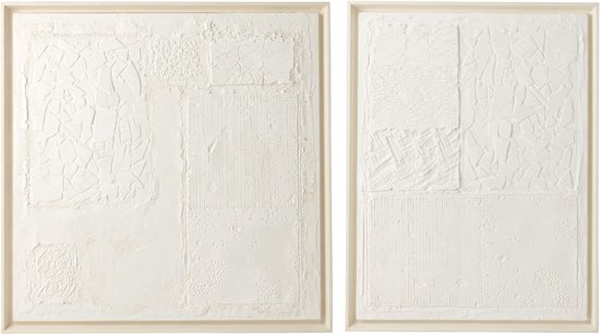 Twee witte schilderijen met textuur en patronen, in wit gekaderd.