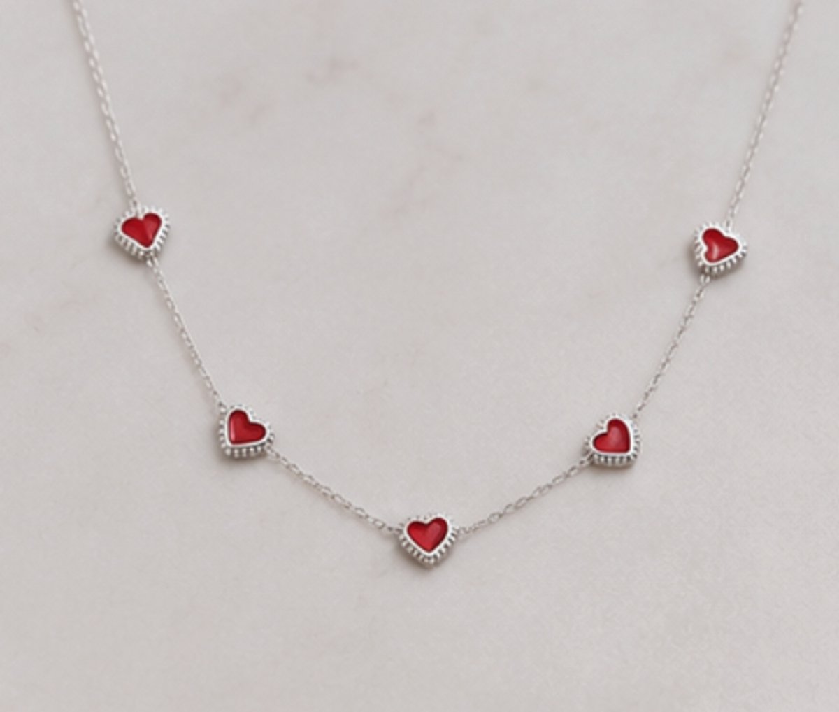 Rivello – Ketting Dames Zilver Rode Hartjes Zirkonia – Roestvrij Staal – Nikkelvrij – Cadeau Voor Haar