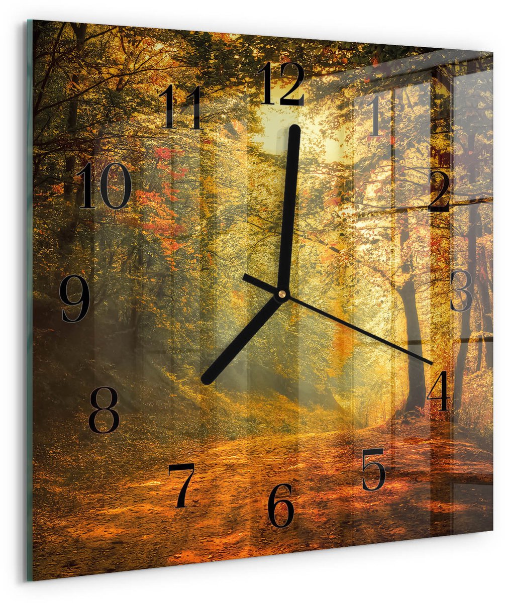 TULUP Wandklok - De herfst in het bos Gekleurde Glazen Klok - 30x30 cm - Oranje Glazen Klok Met Print - Zwarte Handen - Vierkante Wandklok - Moderne Wandklok Glas - Wandklok Glas Decoratie Oranje - De herfst in het bos