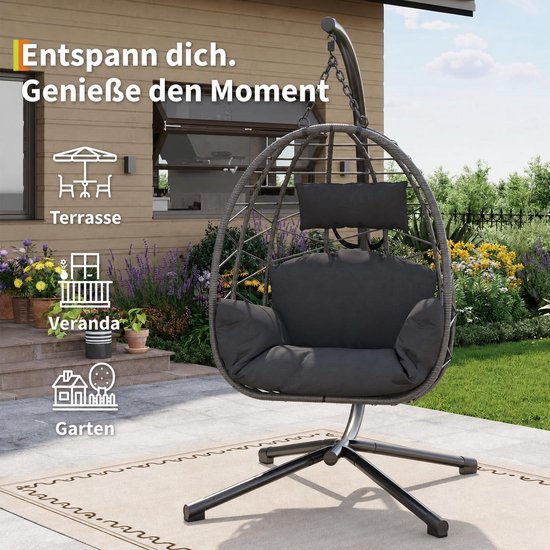 Grijze hangstoel met standaard op een terras, met iconen voor terras, veranda en tuin.