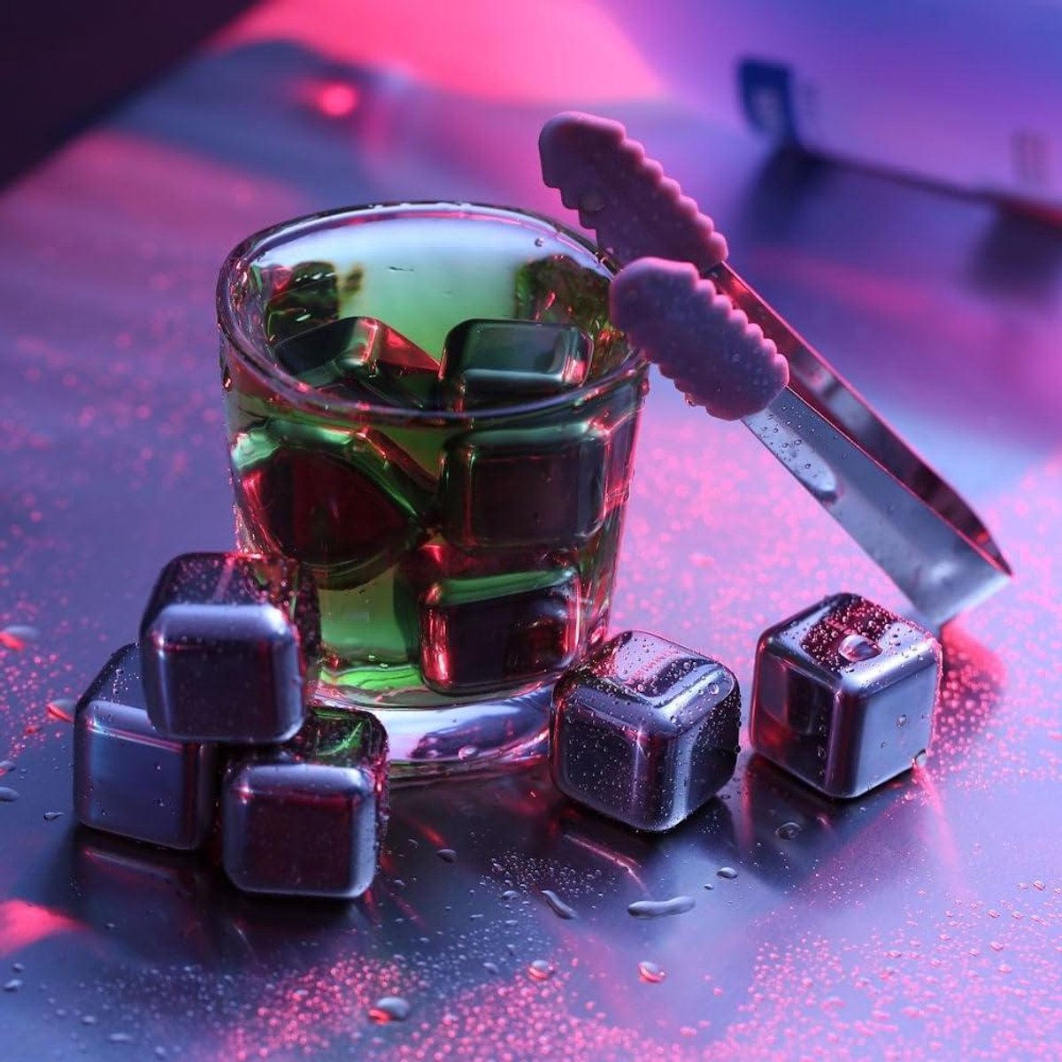 RVS IJsblokjes - Whiskey Stenen Cocktail Koelstenen - Drankjes Koelen - Oneindig Herbruikbaar - 8 stuks + tang - Zilver