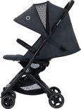 Donkergrijze buggy met kap, zitting, duwstang en wielen.