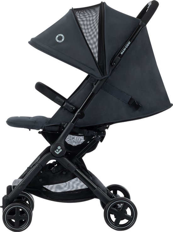 Donkergrijze buggy met kap, zitting, duwstang en wielen.