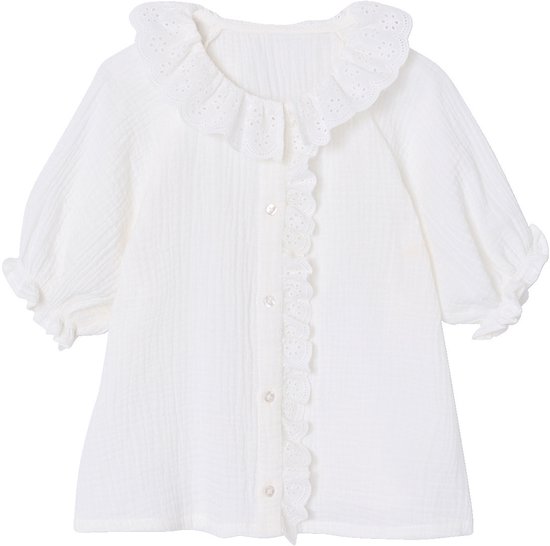 Witte katoenen blouse met ruches, kant en pofmouwen.