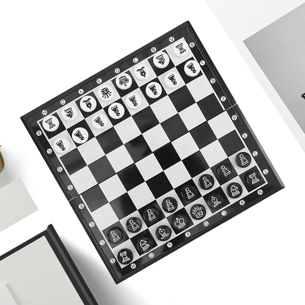 Schaakspel Kinderen - Schaakbord Opvouwbaar - Reizen en Leren - Magnetisch en Compact - 20 x 20 cm - Zwart Wit