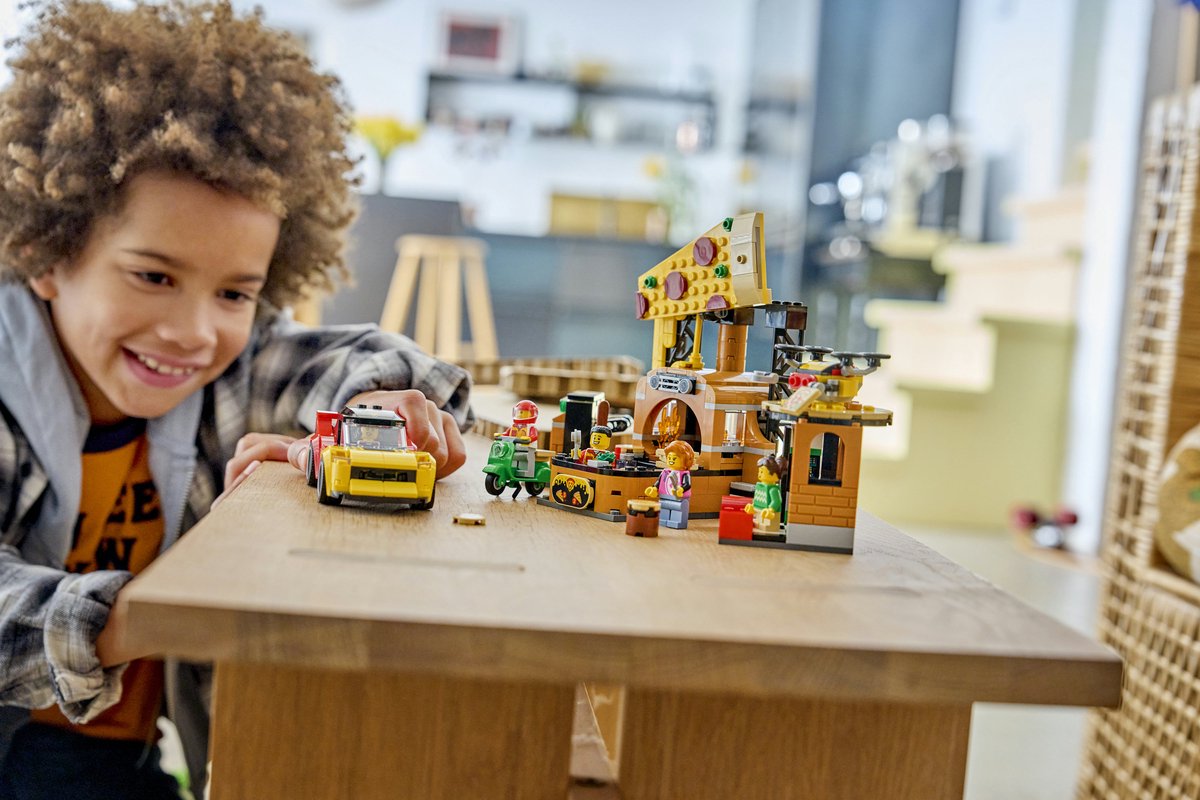 LEGO City Pizzacentrale met Voertuigen Pizza Speelgoed voor Kinderen 60496 — afbeelding 2