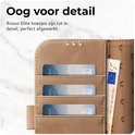 Binnenkant lichtbruin lederen telefoonhoes met kaarthouders en Euro bankbiljet.