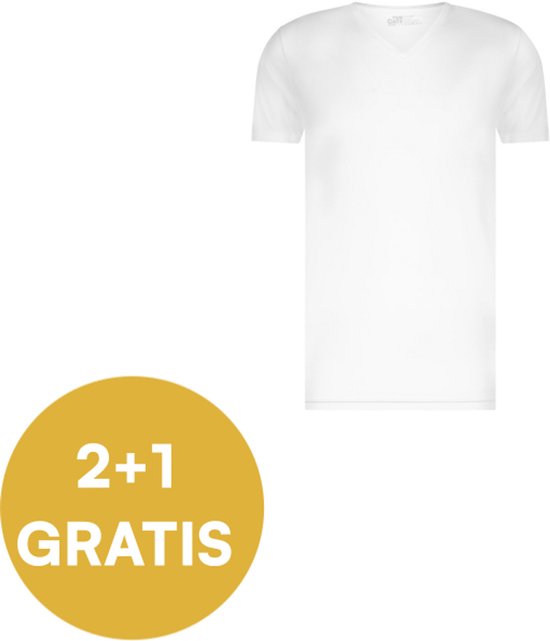 Wit v-hals shirt met korte mouwen. Met gele "2+1 GRATIS" sticker.