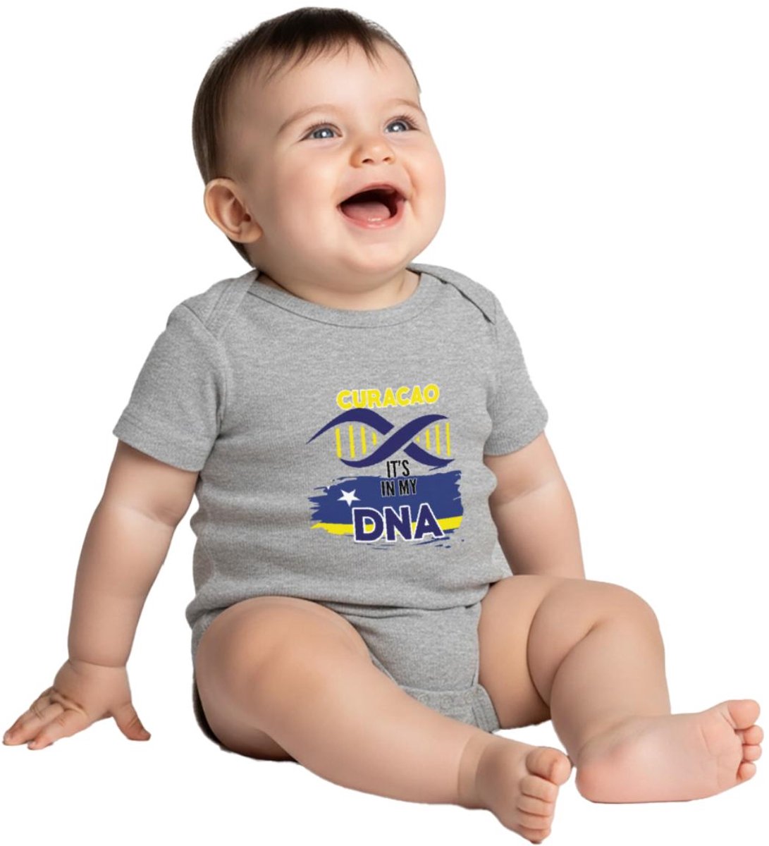 Curaçao Trots Het Zit In Mijn DNA Baby Rompertje Met Korte Mouwen