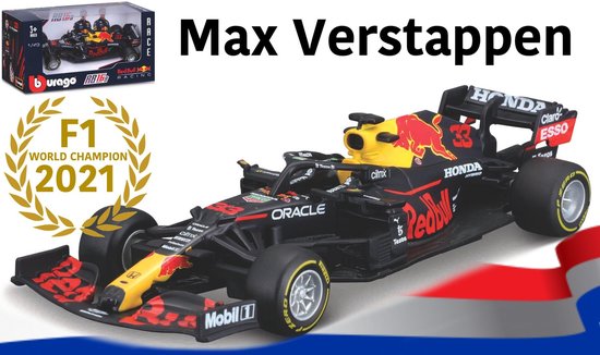 Formule 1-auto RB16B van Max Verstappen, F1 World Champion 2021, in donkerblauw met rode en gele accenten.