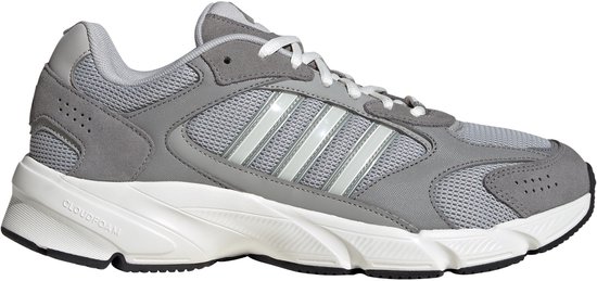 Grijze Adidas herensneakers met witte veters, lichtblauwe strepen en witte zool.