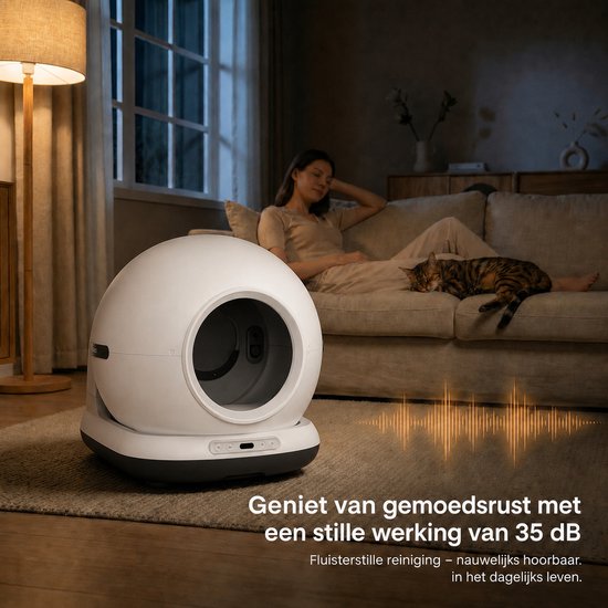 Vrouw op bank geniet van rust met stille Zedar kattenbak op de achtergrond, 35 dB.