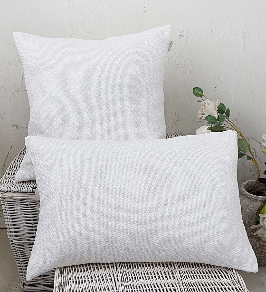 Yellow Lilian Sierkussen - 100% Polyester - 50x50 cm - Wit