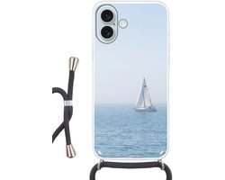 Telefoonhoesje Geschikt voor iPhone 16 Plus met koord - Horizon - Zeilboot - Zee - Siliconen - Crossbody - Backcover met Koord - Telefoonhoesje met koord - Hoesje met touw Telefoonhoesje