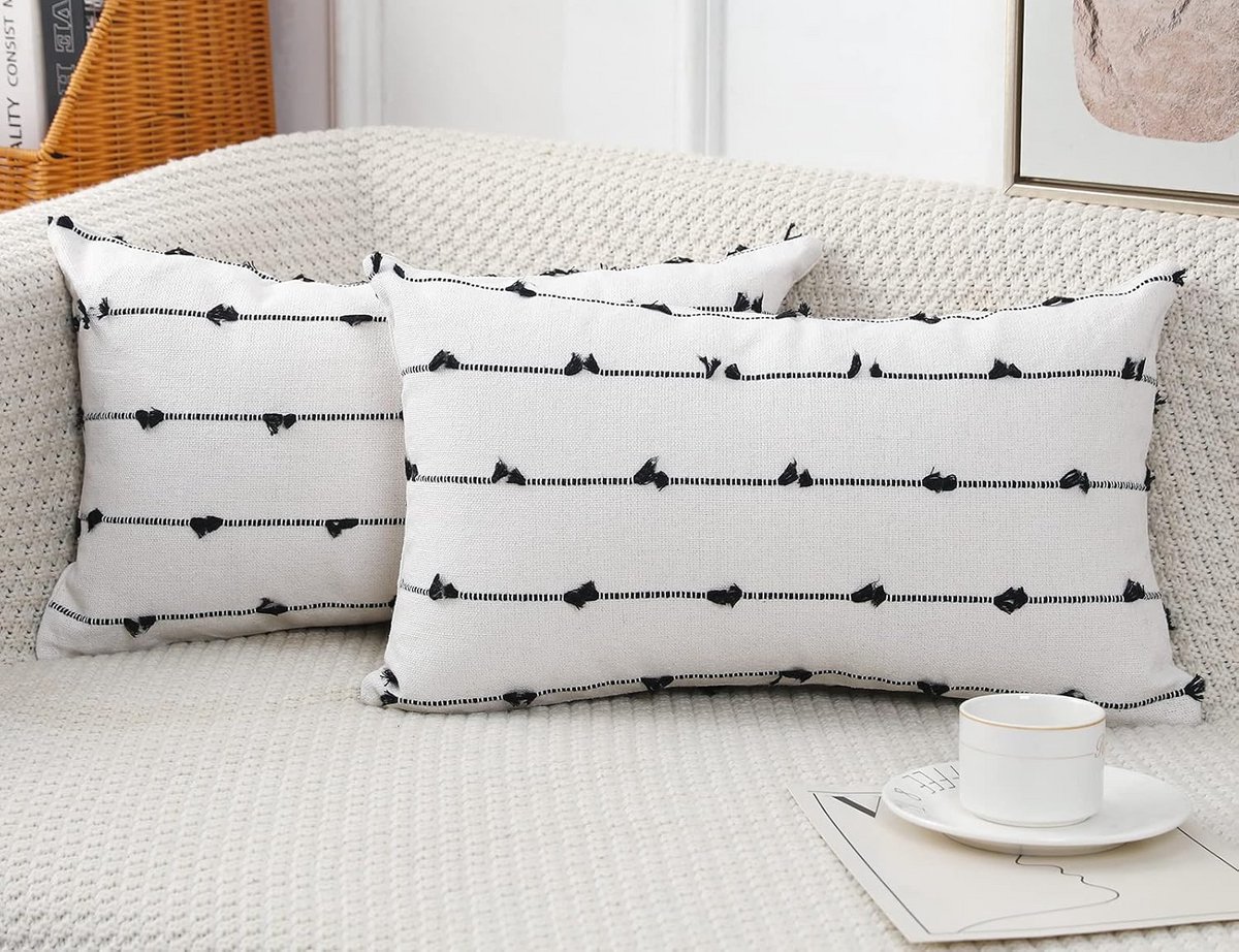 Set van 2 Sierkussenshoezen Boho Zwart Wit Neutraal met Kwastjes 30x50 cm