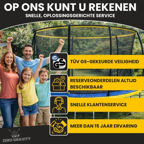 Een gezin staat blij te juichen bij een zwarte trampoline. Iconen benadrukken TÜV GS-certificering, reserveonderdelen, snelle klantenservice en 15 jaar ervaring.