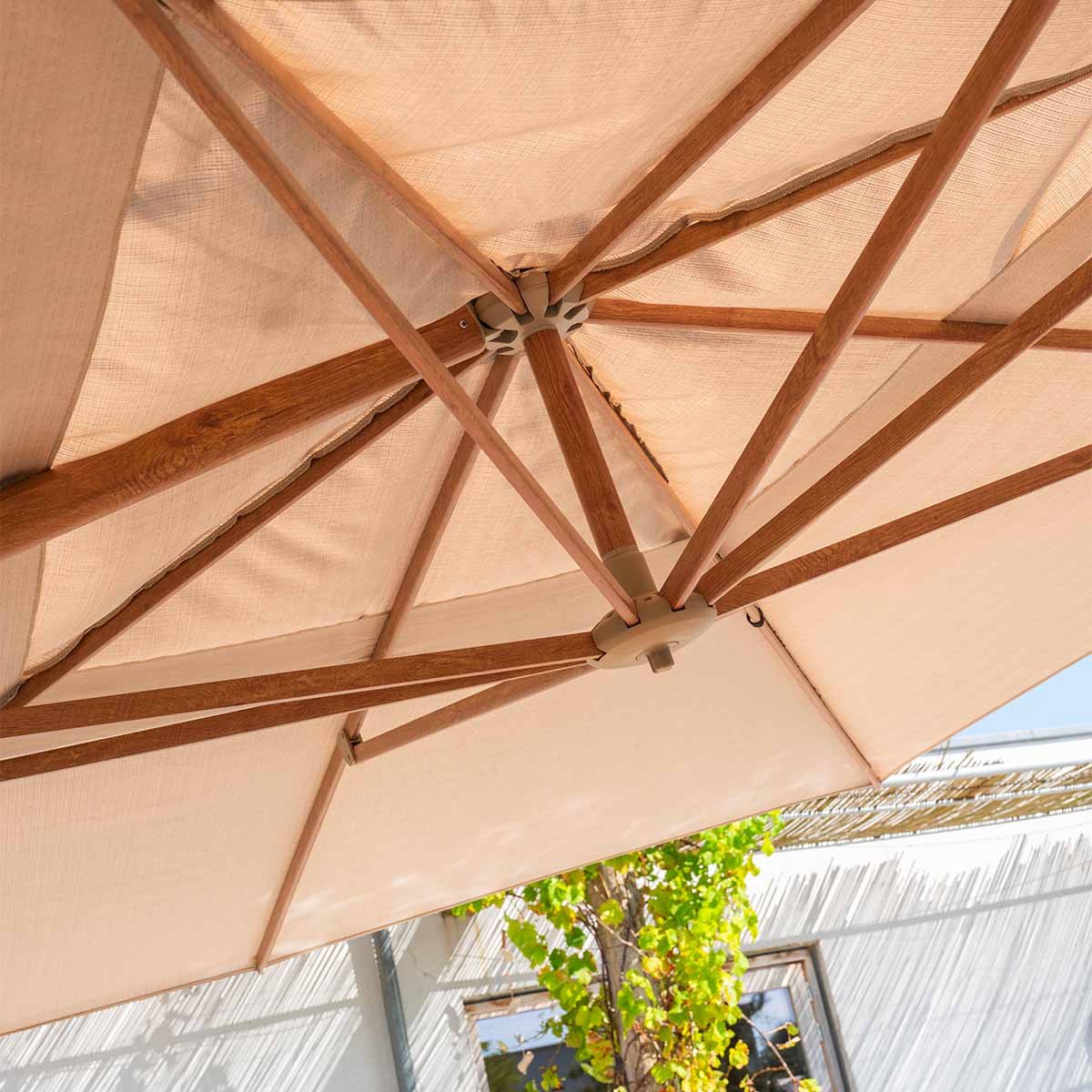 4 Seasons Outdoor Hacienda cantilever parasol 300 x 400 cm - wood-look frame