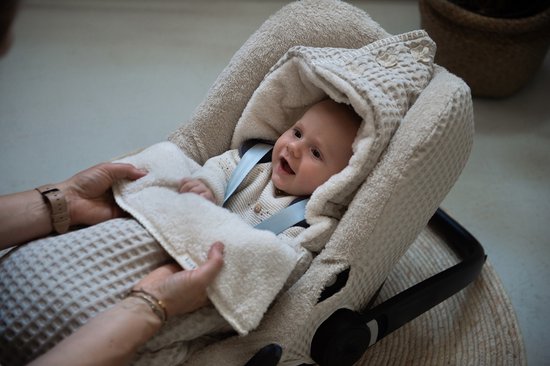 Koeka Maxi Cosi voetenzak Oslo - wafelstof met teddy - zand van Koeka — afbeelding 2