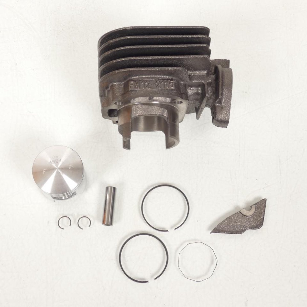 Kit Cylindre piston origine pour scooter Italjet 50 Formula 1994 à 2000 FM12-2115 / 62211700 / 773973 Neuf