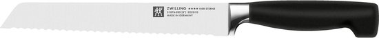 Een broodmes van Zwilling met een gekarteld lemmet van 20 cm en een zwart handvat.