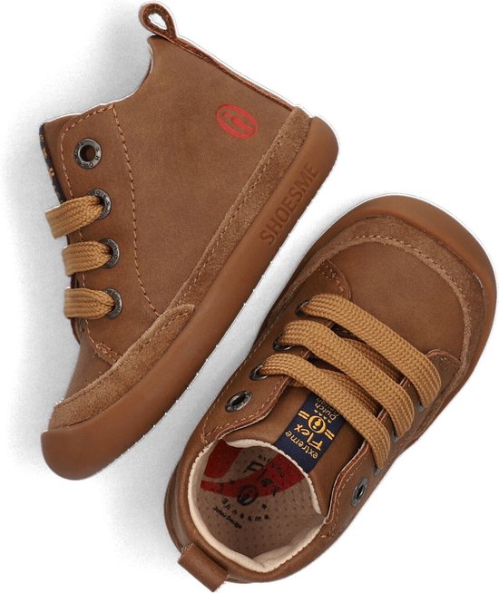 Paar bruine Shoesme veterbooties met suède details.
