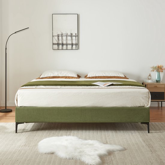 Lit double Lilla avec sommier 180x200 cm vert [en.casa]