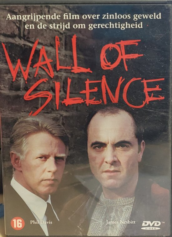 DVD-cover 'Wall Of Silence' met de hoofden van James Nesbitt en Phil Davis voor een bakstenen muur.