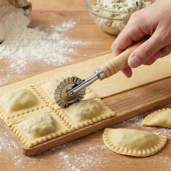 Pastasnijder Wiel - Deegsnijder Roller - Zelfgemaakte Pasta - Ergonomisch Handvat - 20 x 10 cm van Merkloos — afbeelding 3