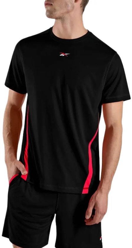 Zwarte Reebok sportshirt met rode accenten aan de zijkanten en een Reebok logo op de borst.