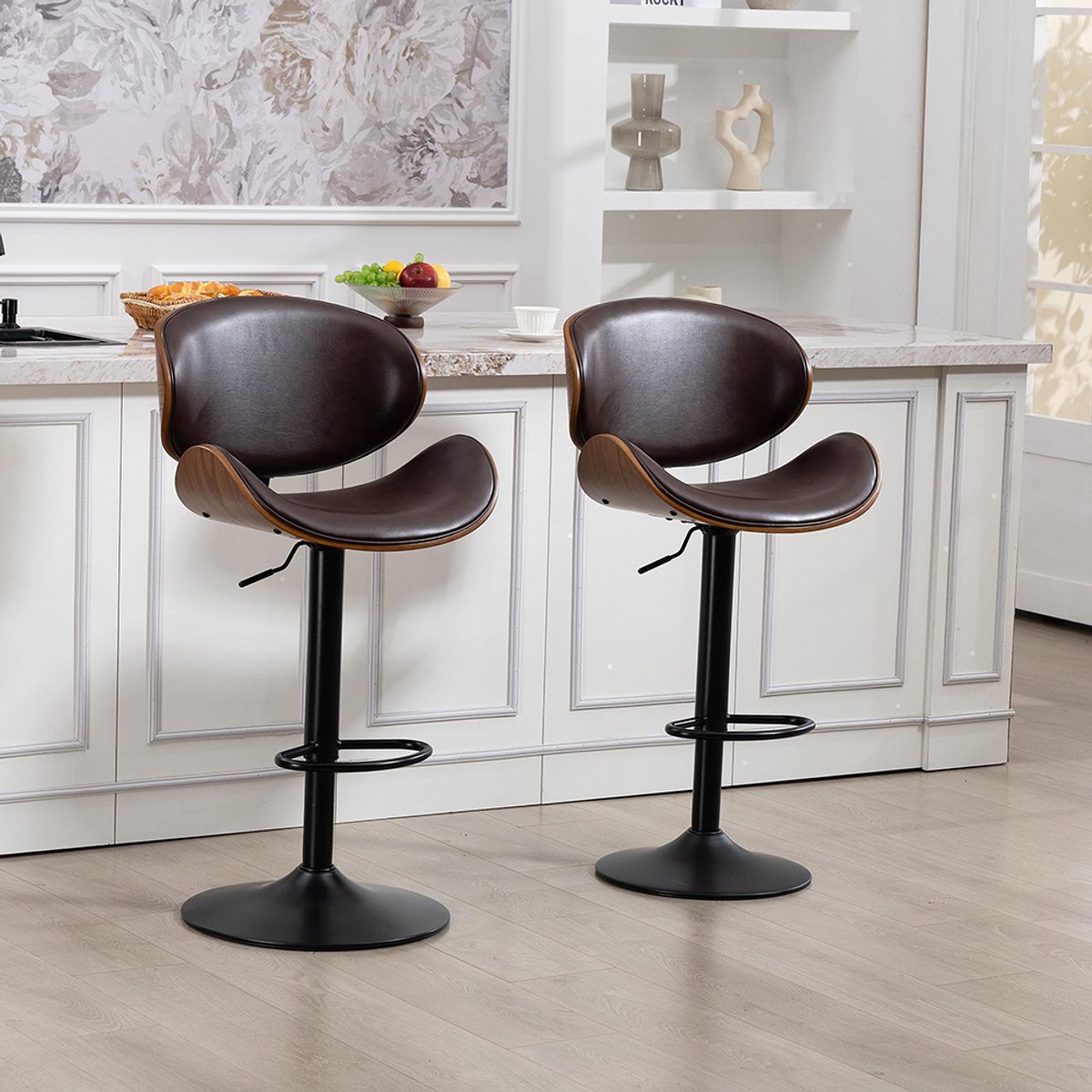 KOMHTOM BLACKCOLORS Draaibare barkrukken, set van 2, in hoogte verstelbare barkrukken van gebogen hout, barkrukken met PU-leren bekleding, ergonomische rugleuning en voetsteun, barkrukken voor bar, keukeneiland thuis Bruin