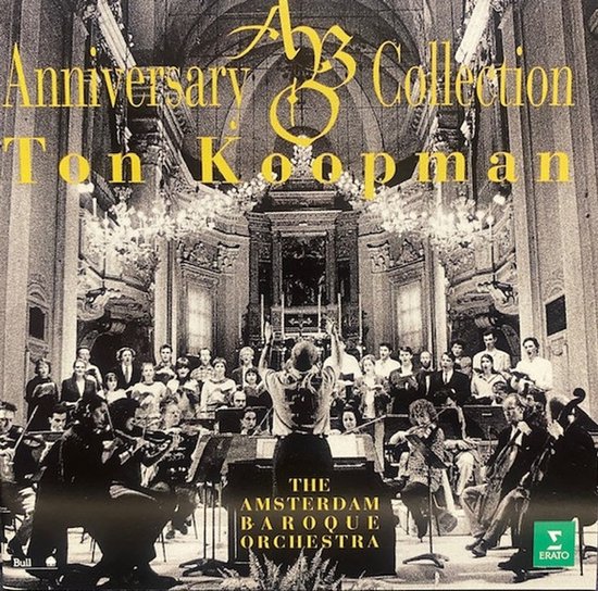Zwart-wit hoes van Ton Koopman Anniversary Collection met dirigent en orkest in een barokke kerk.