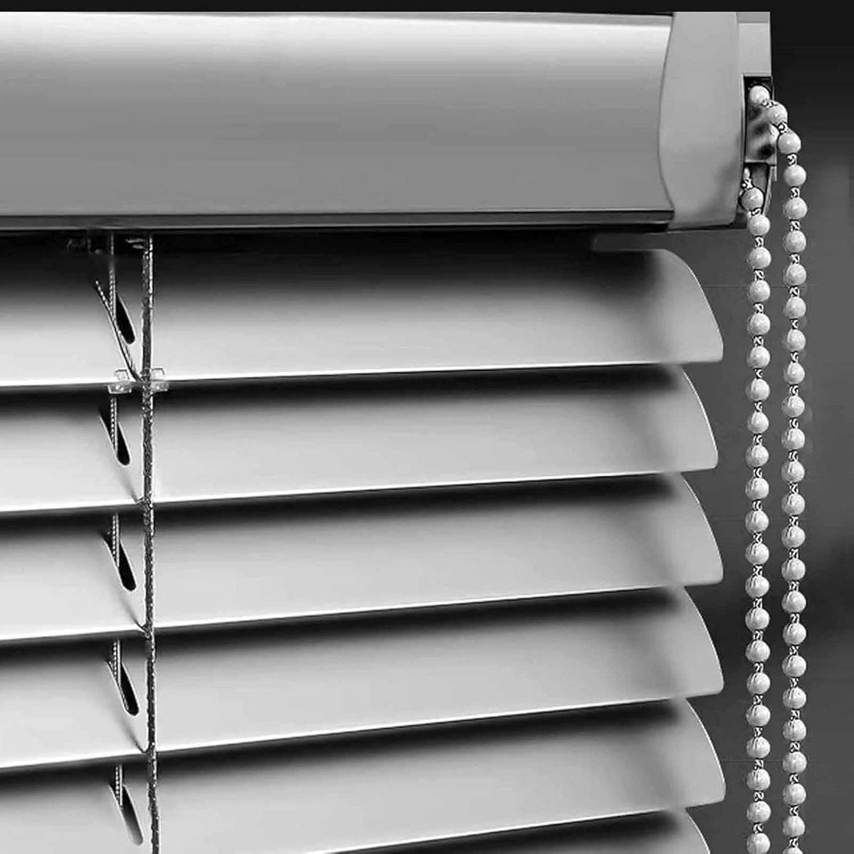 Zilvergrijze Aluminium Jaloezieën 25mm - Verduisterend en Verstelbaar voor Privacy
