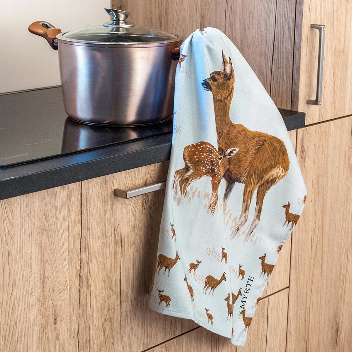 CJ Wildlife - 1st Theedoek Hert - By Myrte - Katoen - 47x70cm - Vogel print - Kleurvast - Cadeautip