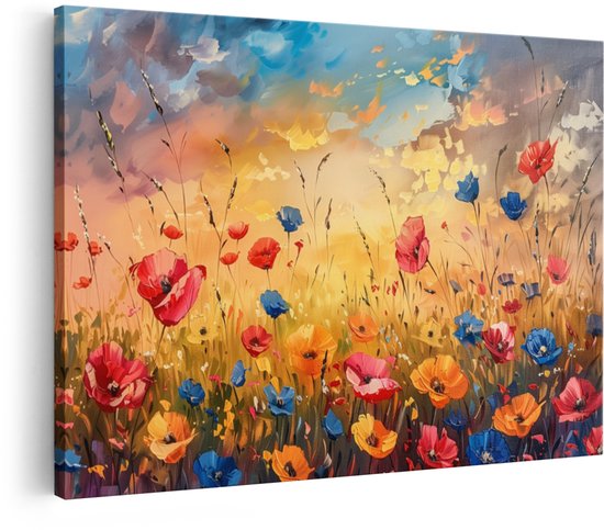 Schilderij van klaprozen en korenbloemen tegen een gouden zonsondergang.